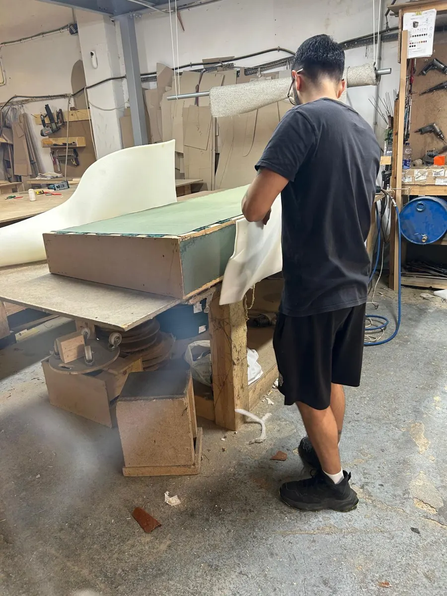 Paso 9: forrado del sofá en el taller